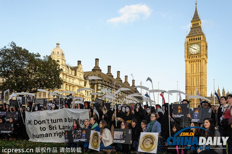 斯里蘭卡民眾扮死神“砍”英國與本國官員