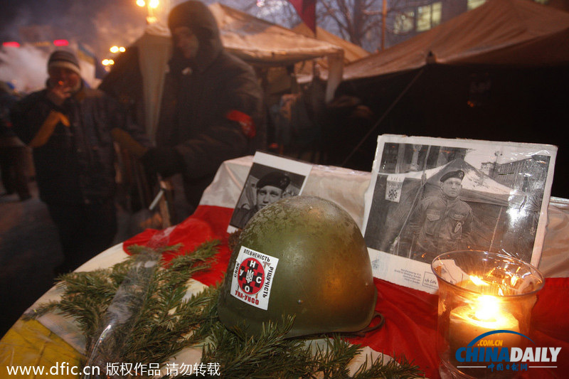 烏克蘭沖突持續街道如戰場 民眾點蠟燭紀念被打死者