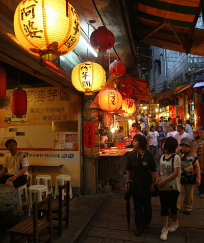 Experiencing old fashioned atmosphere on old street of Jioufen