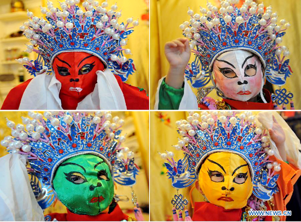 3 years old Sichuan Opera face change performer