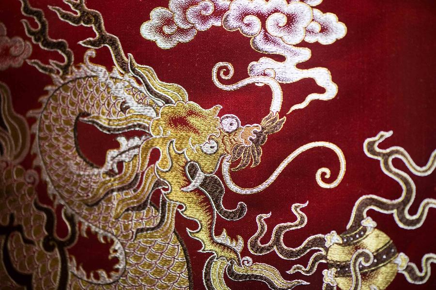 Shu brocade weaved in China's Chengdu