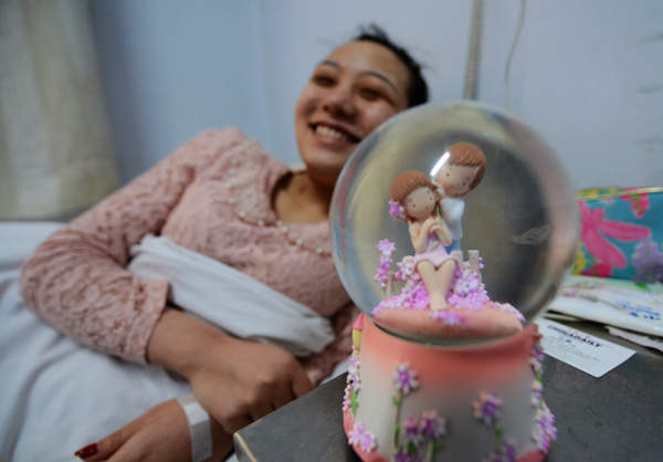 New bride's tumor doesn't spoil wedding day