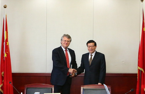 President Li Wei meets with President of the EU Chamber in China