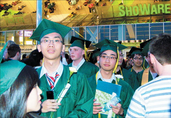 Why are Chinese students heading to the US?