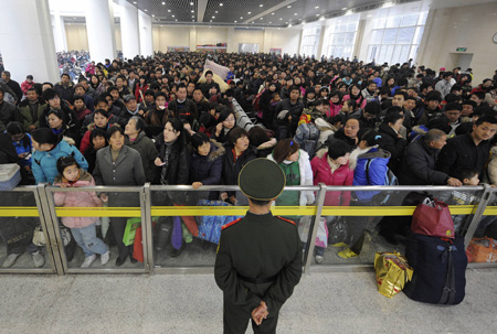 China embraces Spring Festival travel peak