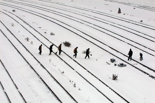 Safety check after snow