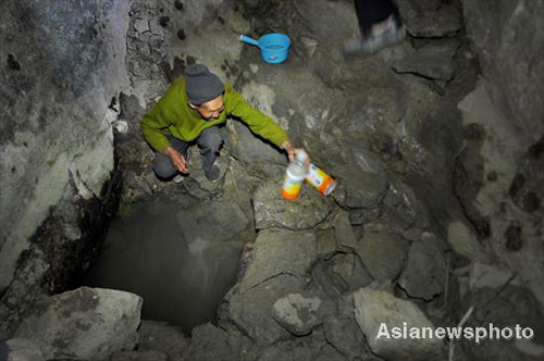 A fight for water with bare hands