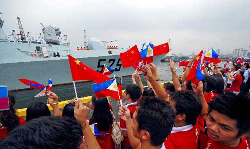 Chinese Naval fleet visits Philippines