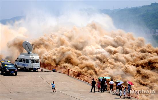 Desilting project at Xiaolangdi Reservoir on Yellow River