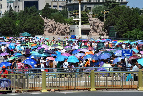 Lingering heat parches China