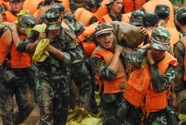 Yangtze River branch breached by flooding