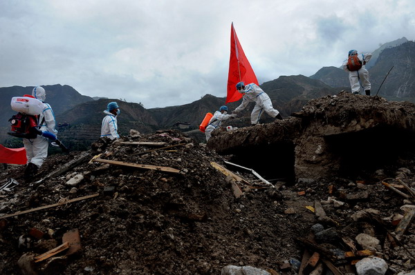 Decontamination work continues in Zhouqu