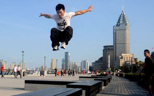 Parkour fans’ skills show in Shanghai