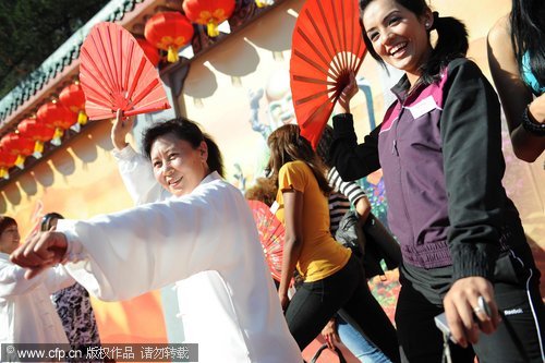 Miss World contestants experience Chinese culture