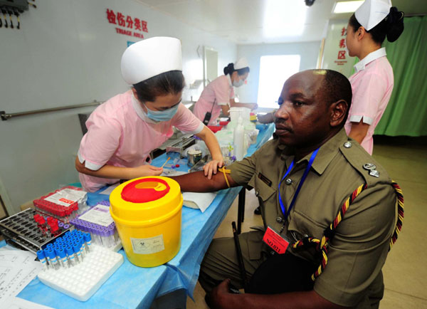 Kenyans get free medical care on Chinese ship