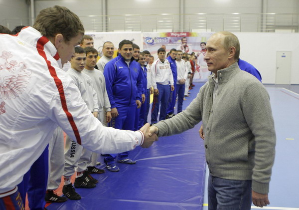 Macho Putin shows off judo combats