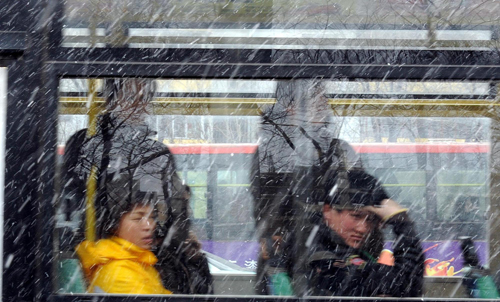 Cold wave bites West and North China