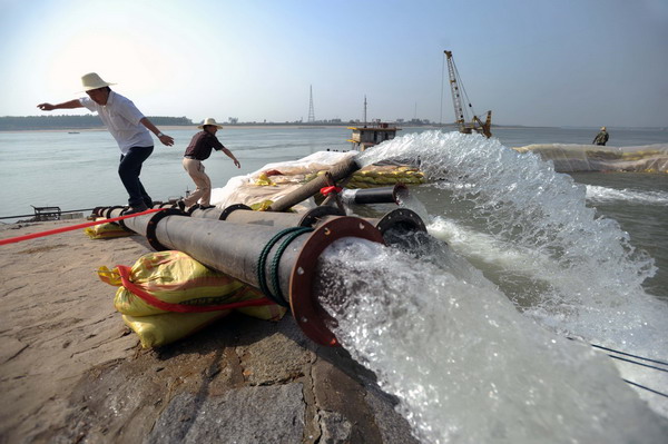 Yangtze water diverted to drought-stricken zone