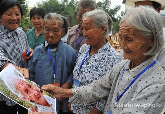 Seniors' smiles recorded as a festival gift