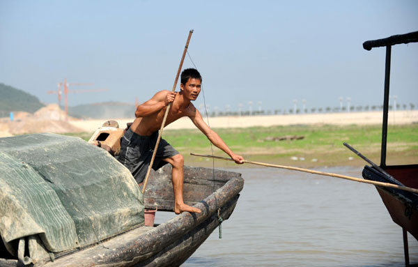 China's largest freshwater lake shrinking