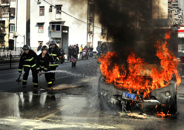 SUV catches fire in C China