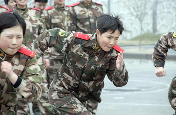 Soldiers in E China compete for Women’s Day