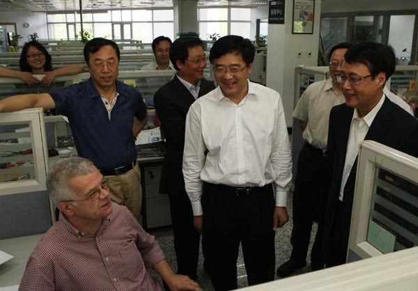 Senior officials visit China Daily