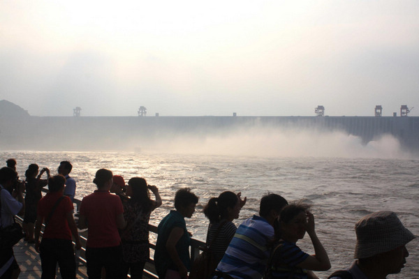 Three Gorges Dam hits record flood peak