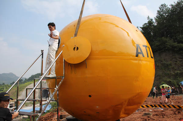 Man creates 'Noah's Ark' safe bubble