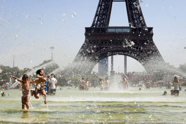 Heat wave hits France, Belgium