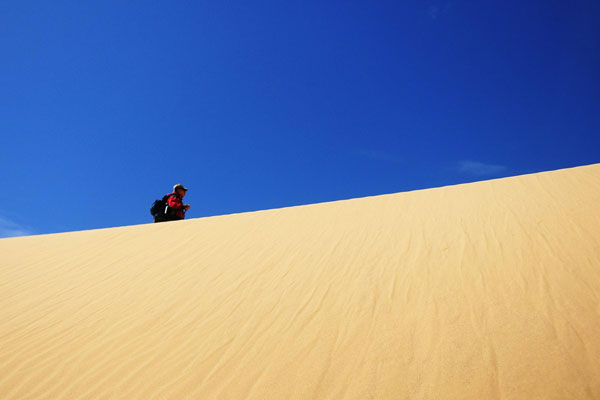 Desert hike battling nature's extremes