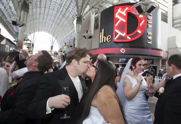 American couples mark 12-12-12 with weddings