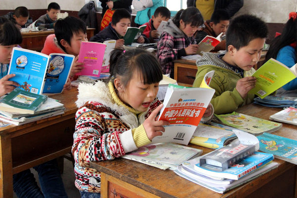 Young students in E China encouraged to read