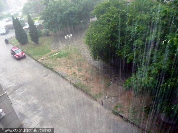 Heavy rain hits China