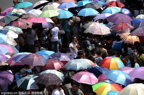 Peking University a hot tourist spot