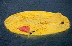 Giant rubber duck set to float in Beijing