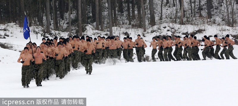 S. Korean soldiers train in the snow