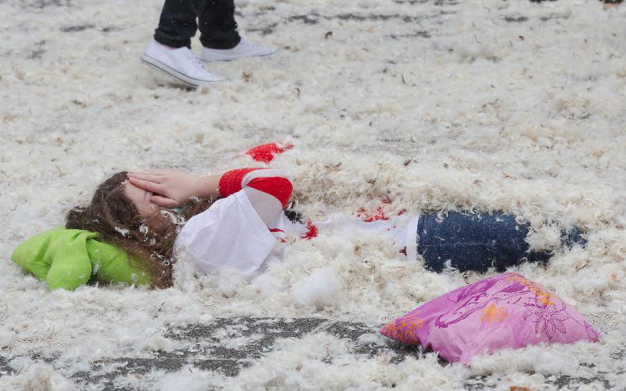 International pillow fight day