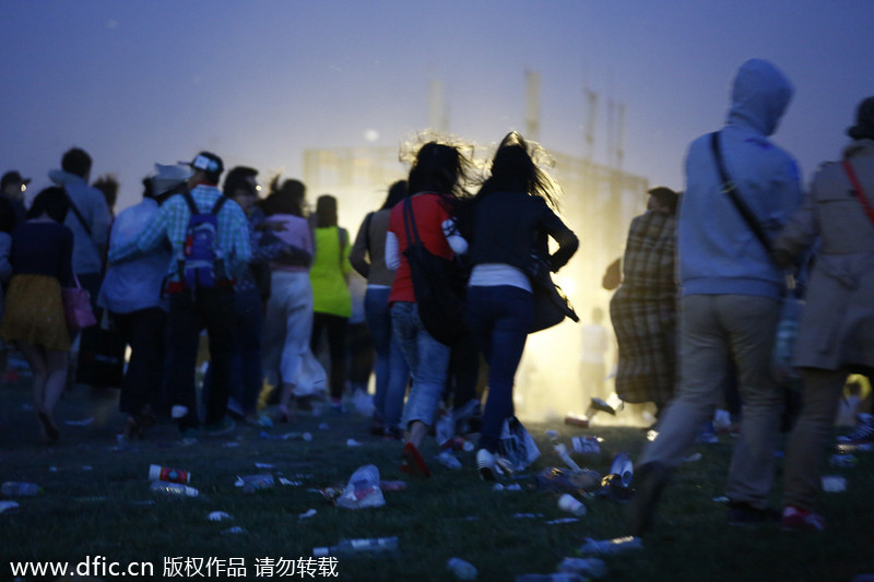 Heavy winds disrupt music festival