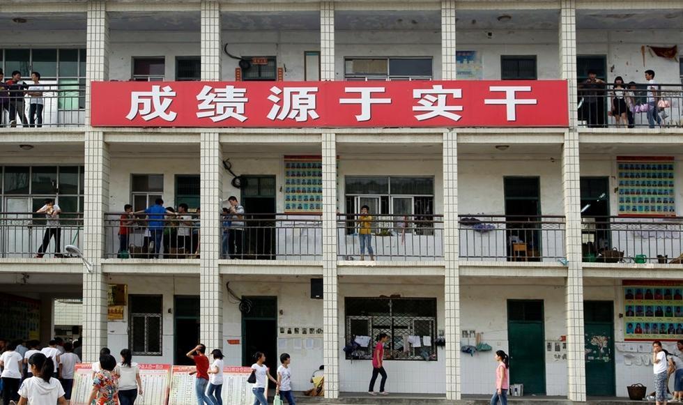 Slogans prepare students for <EM>gaokao</EM>