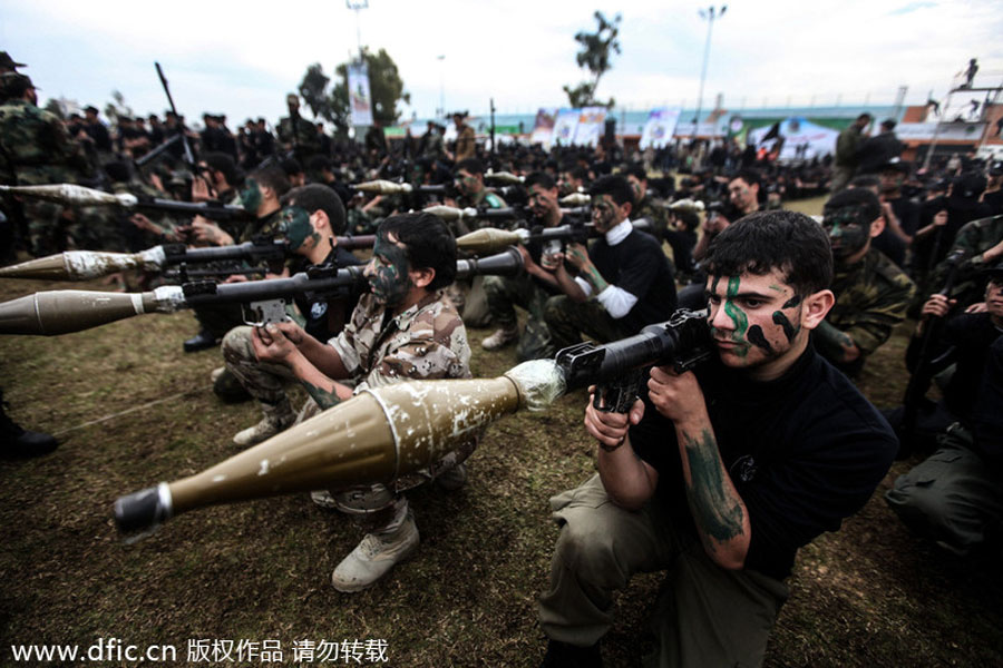 Palestinian students show military skills