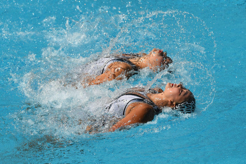 Chinese synchronized swimming duo advances into final