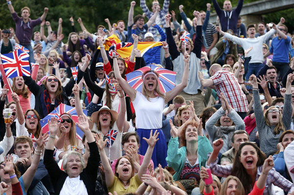 Djokovic, Murray reach semifinal at Wimbledon