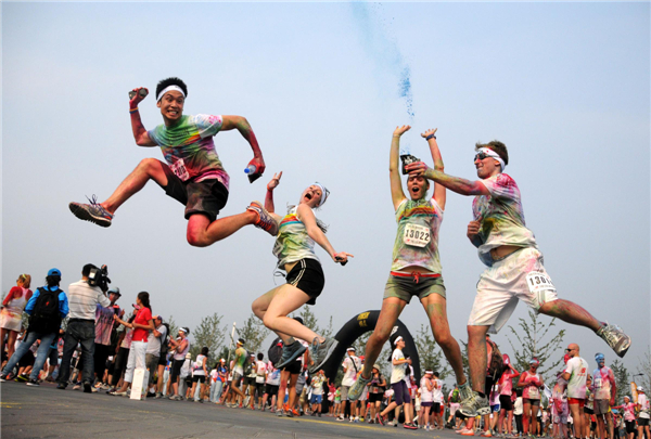 Color Run race held in Beijing