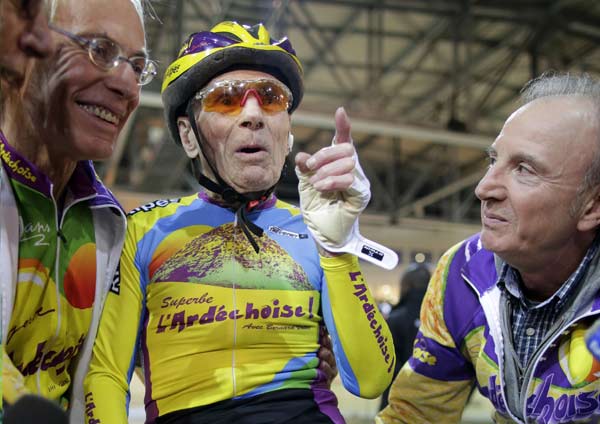 102-year-old cyclist sets world record