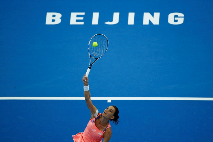 China's Peng ousts V. Williams at China Open