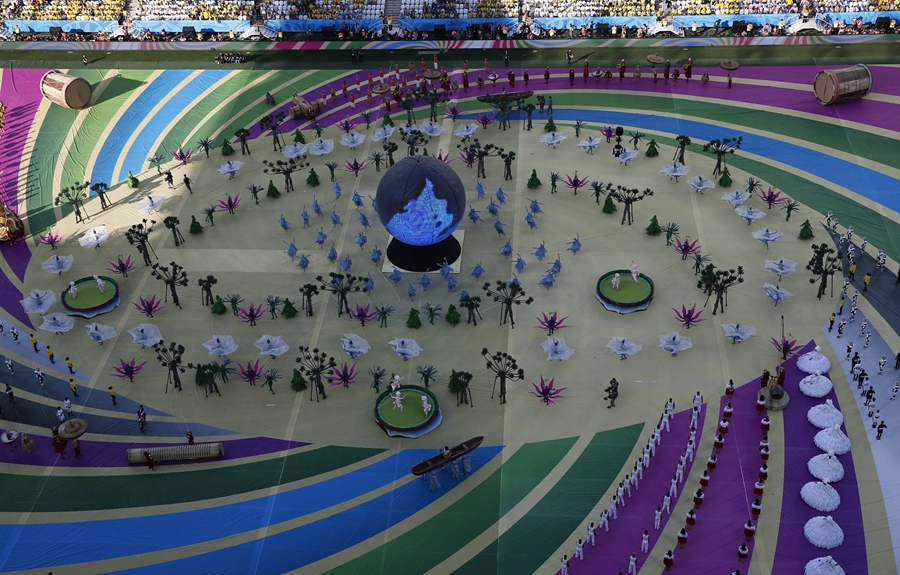 World Cup 2014 kicks off with colorful ceremony