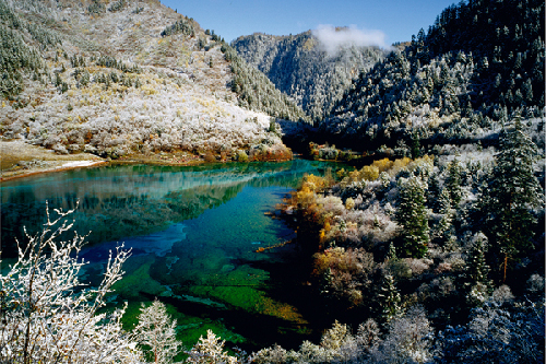 Heavenly beauty of Jiuzhai Valley in winter