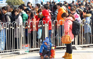 China's railways brace for post-holiday travel rush