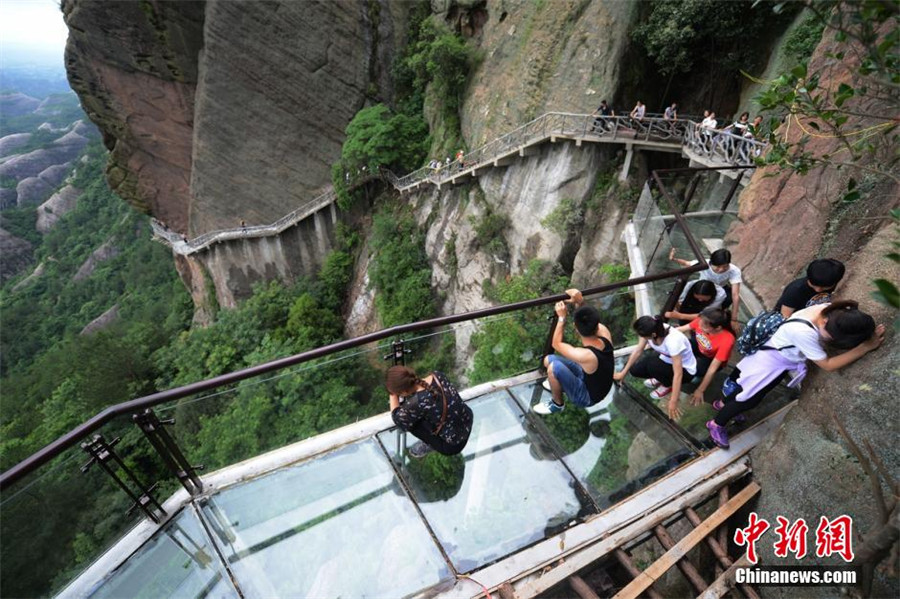 China's first music glass gallery road completed in Hunan